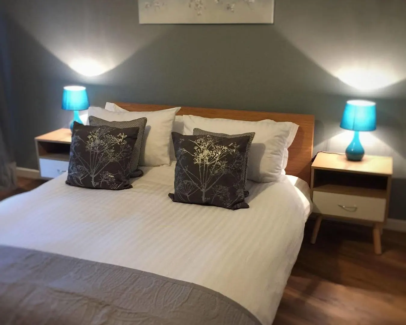 The Cathedral Suite Apartment With Love Your Stay Sheffield
