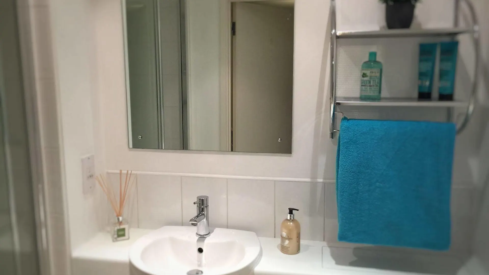 The Cathedral Suite Apartment With Love Your Stay Sheffield 0*,