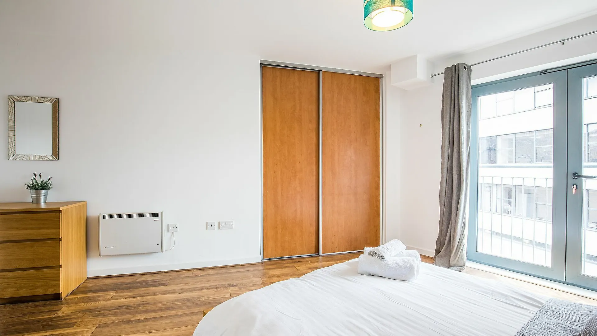 The Cathedral Suite Apartment With Love Your Stay Sheffield