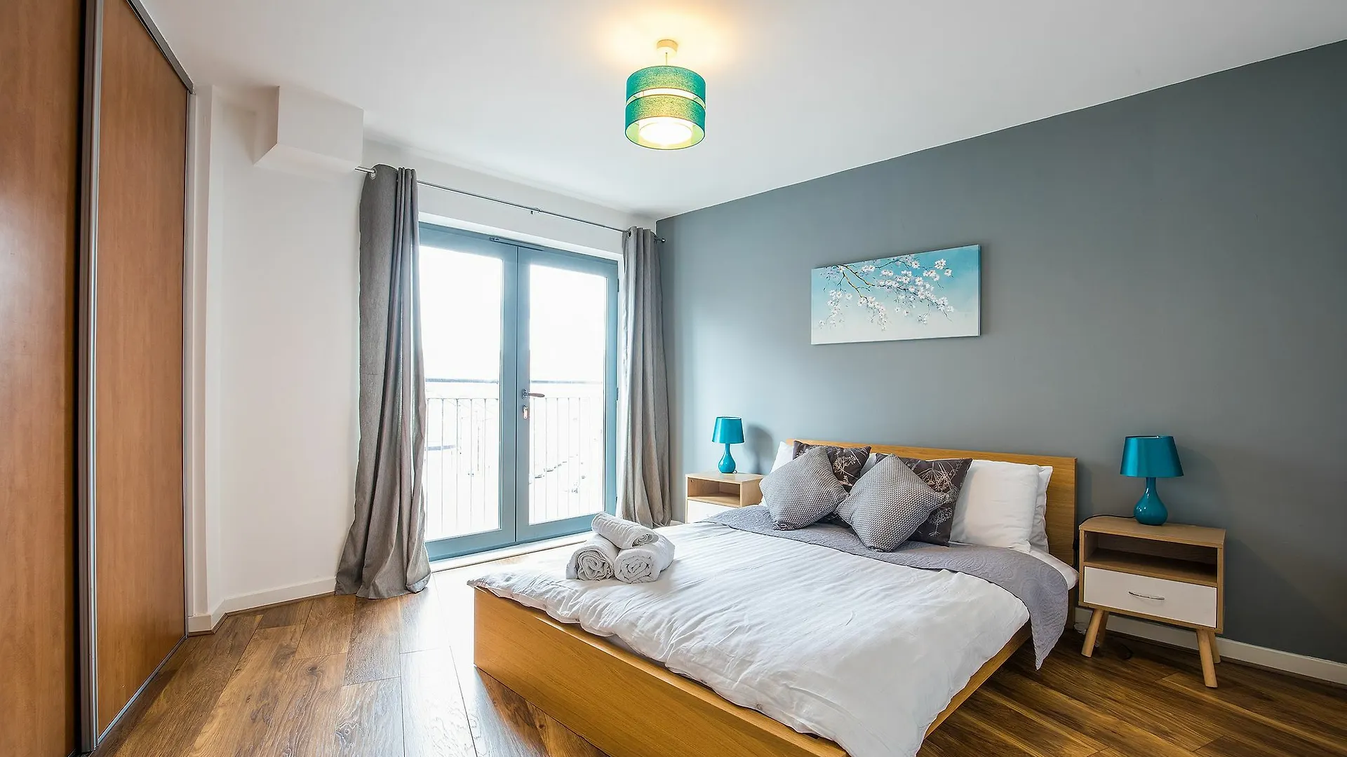 The Cathedral Suite Apartment With Love Your Stay Sheffield